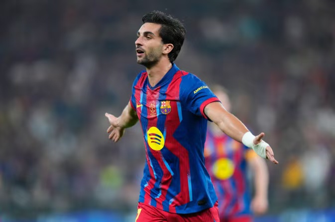 Ferran Torres, odlučni španjolski napadač, na raskrižju crvenog i plavog